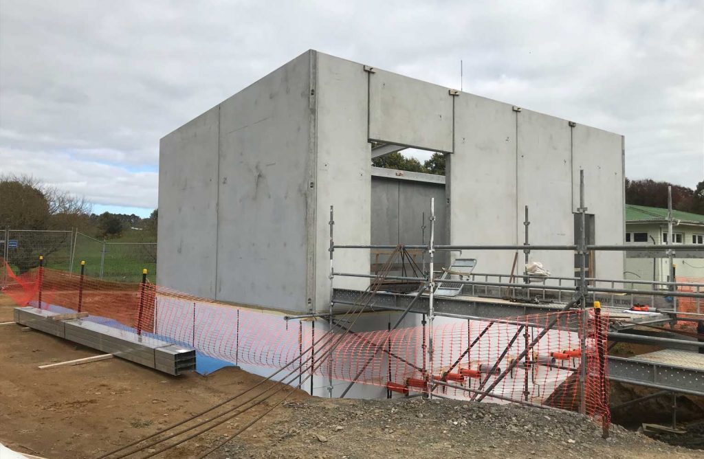 Construction of new switchroom at Putāruru substation