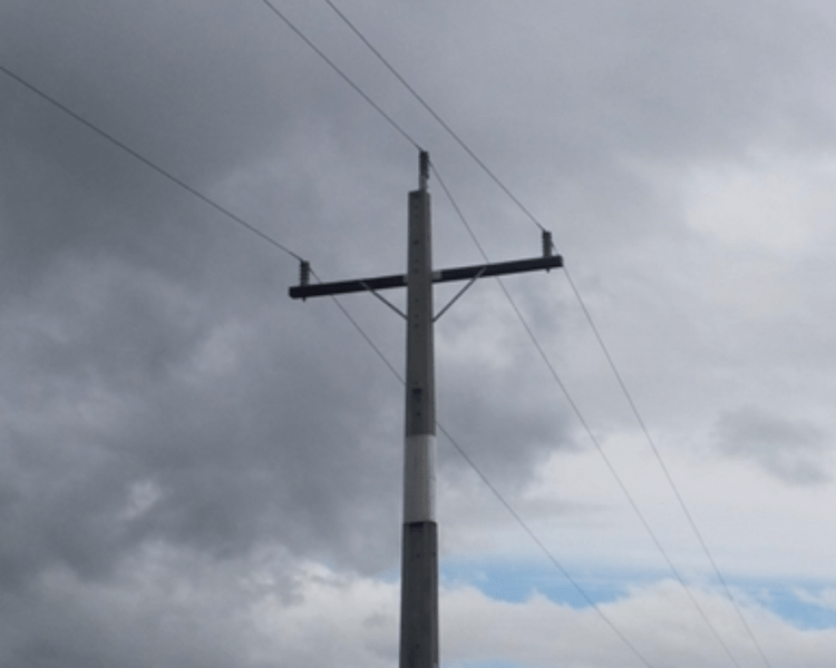 A triangular cross-arm